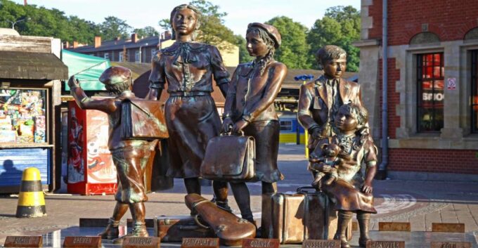 Gdansk Jewish History Tour With Synagogue and Cemetery - Cancellation Policy