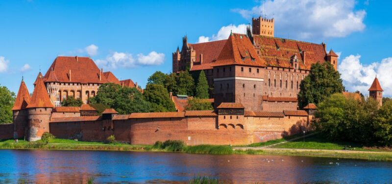 Gdansk: Malbork Castle Regular Tour - Tour Itinerary