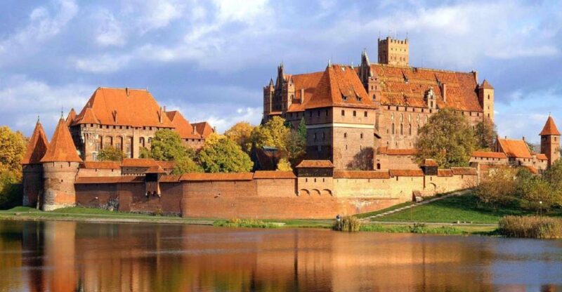 Gdansk: Malbork Castle & Westerplatte Tour With Local Lunch - Malbork Castle