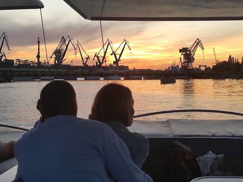 Gdańsk: Motława River Eco Cruise at Sunset With Prosecco - Customer Feedback
