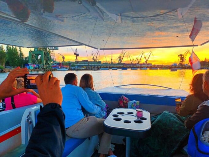 Gdańsk: Motława River Eco Cruise at Sunset With Prosecco - Preparing for an Unforgettable Cruise