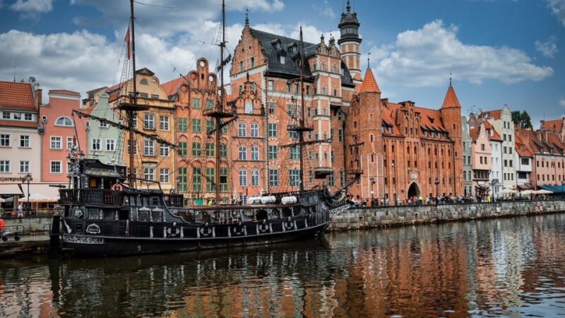 Gdansk: Old Town Highlights Self-guided Tour - Self-Guided Tour Features
