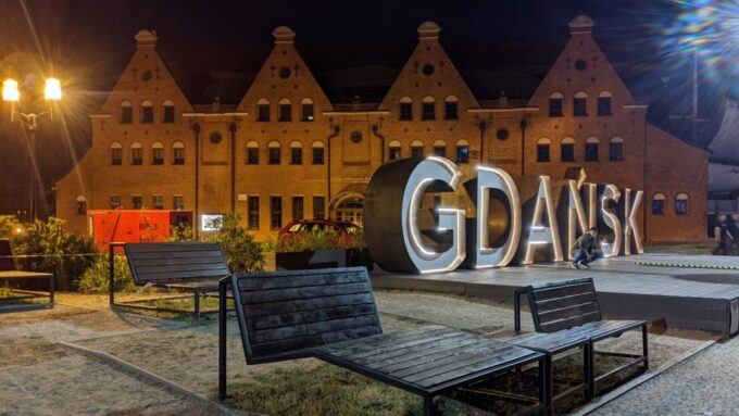 Gdansk: Old Town Highlights Self-guided Tour - Panoramic City Views From Attractions