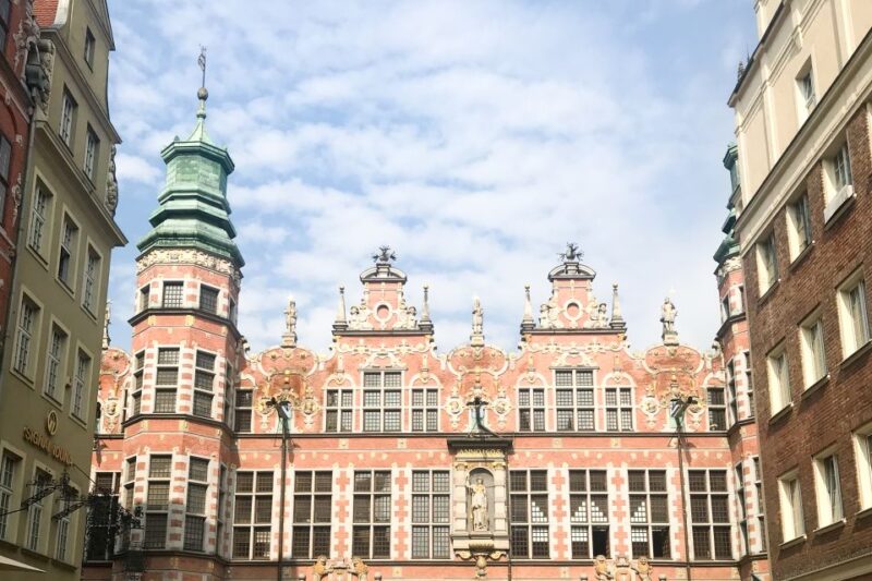 Gdańsk: Old Town Private Walking Tour With Legends and Facts - Highlights and Attractions