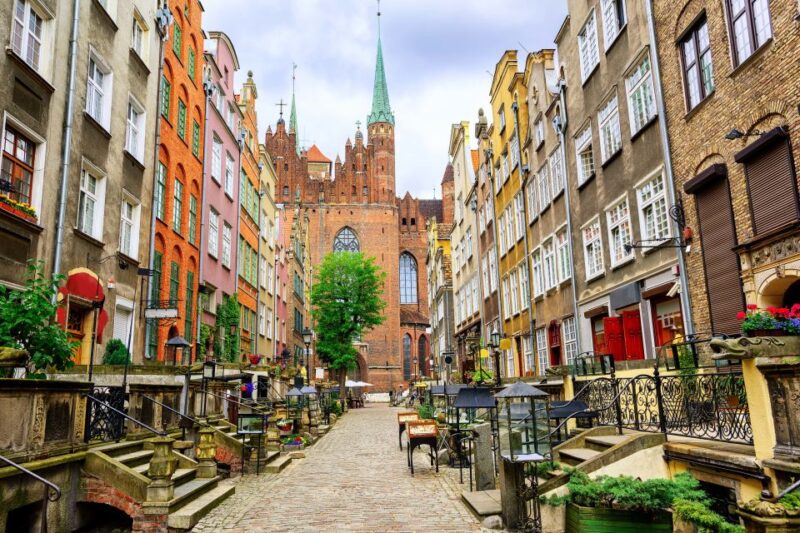 Gdańsk: Old Town Private Walking Tour With Legends and Facts - Accessibility and Languages