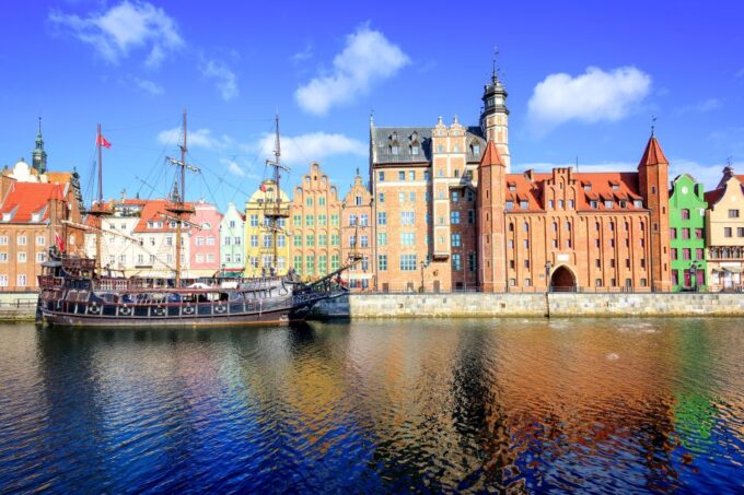 Gdańsk: Old Town Private Walking Tour With Legends and Facts - Customer Feedback and Ratings