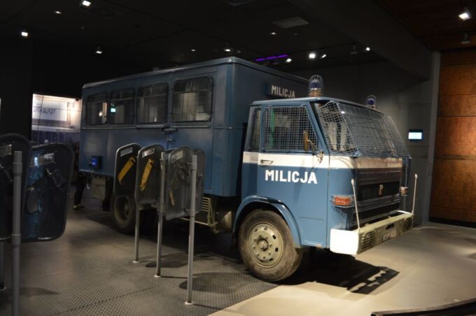 Gdansk: Private Communism Tour With Solidarity Center Museum - Exploring the Solidarity Center