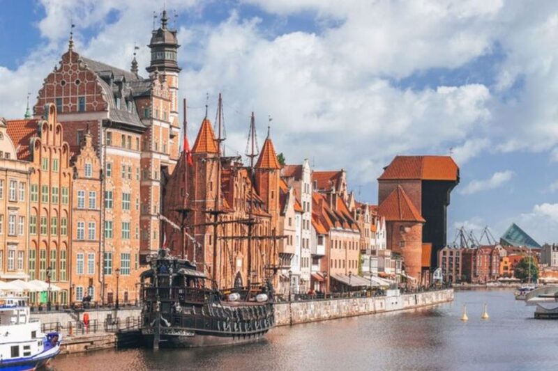 Gdansk: Private Custom Walking Tour With a Local Guide - Key Features