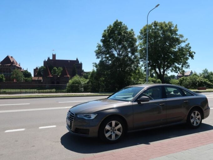 Gdansk: Private Transfer To/From Poznan - English-speaking Driver