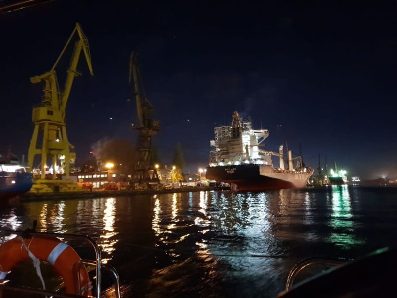 Gdansk: Scenic Evening Yacht Cruise With Prosecco - Weather Considerations