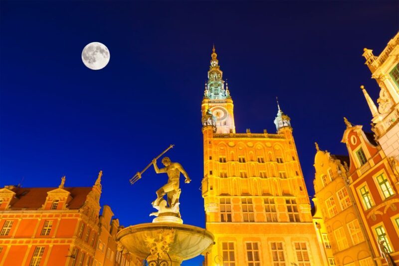 Gdansk: Small Group Evening Walking Tour - Highlights of the Tour
