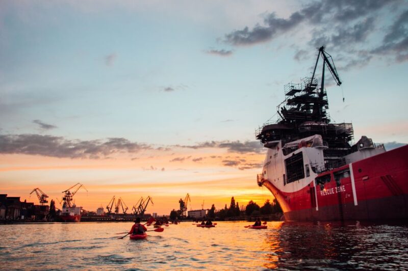 Gdansk: Sunset Kayak Tour - Cancellation and Booking Options