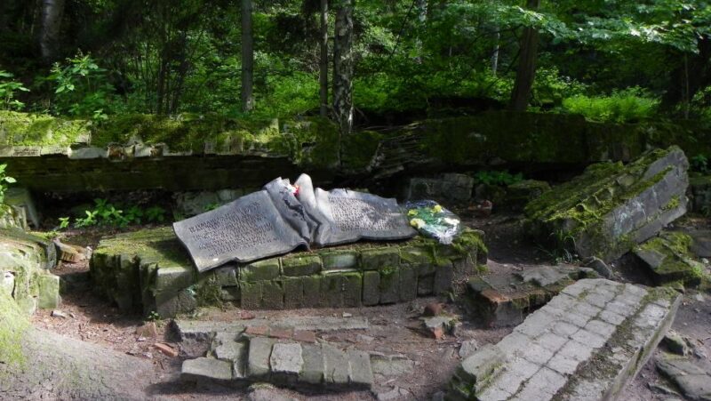 Gdansk Wolf'S Lair With St. Lipka and Mamerki Private Guided - Key Points