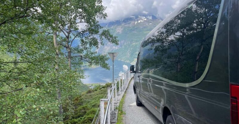Geiranger Dalsnibba: Mini Bus Tour - Meeting Point and Duration