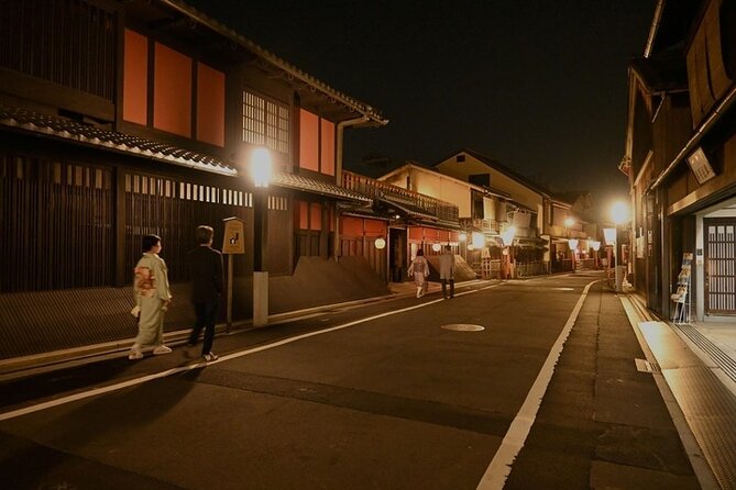 Geisha Streets & Real Kyoto Magical Night (w/Kyoto Snack) - Magical Night Scenery