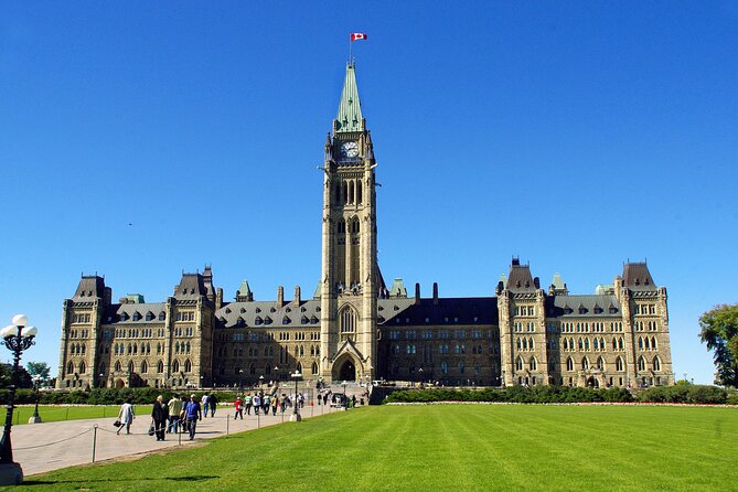 Gems and Surprises – Ottawa Walking Tour - Peaceful Ambiance of Majors Hill Park