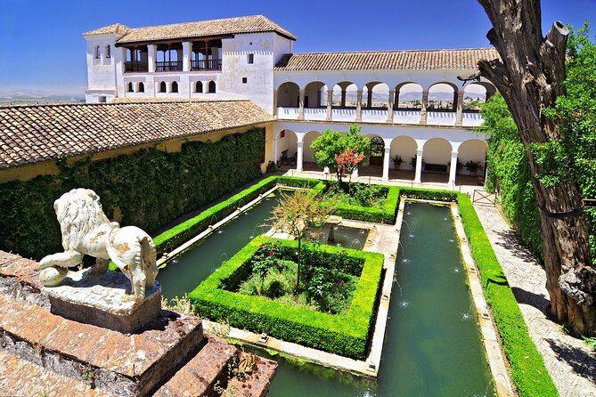 Generalife, Gardens and Alcazaba Guided Tour (Without Nasrid Palaces) - Exploring Generalife Gardens