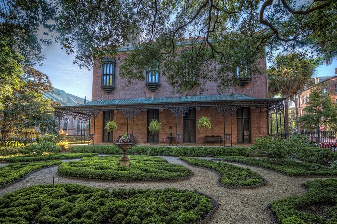 Generals and Generalities Pub Crawl in Savannah - Tour Duration and Group Size