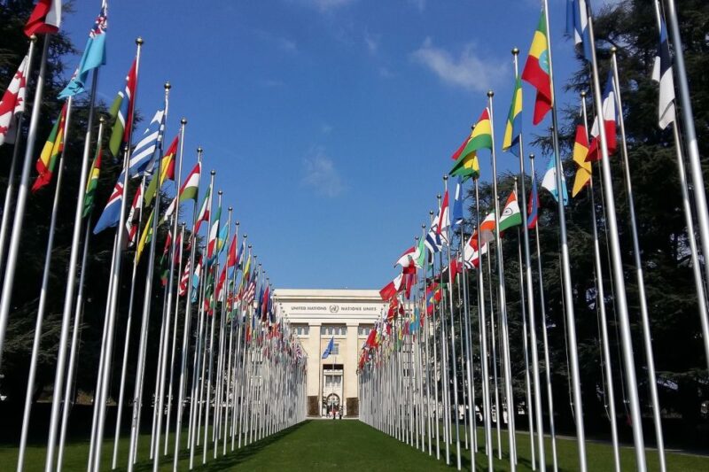 Geneva: 2-Hour Tour of International Quarters and Old Town - Key Points