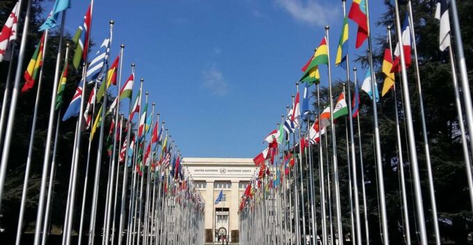 Geneva: 2-Hour Tour of International Quarters and Old Town - Cancellation and Booking Policy