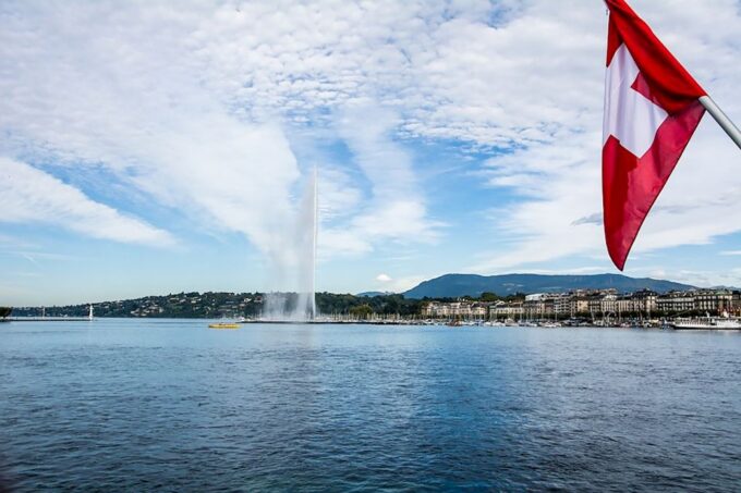 Geneva: 50-Minute Lake Geneva Cruise - Audio Guide Availability