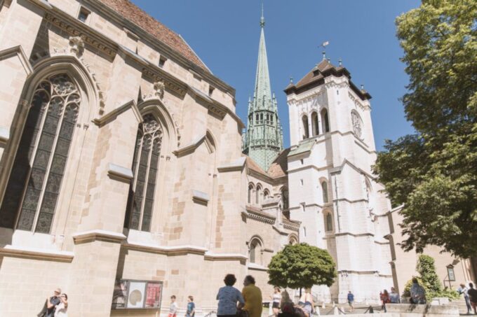 Geneva & Annecy Private City Tour and Optional Cruise - Guided Walking Tour of Geneva