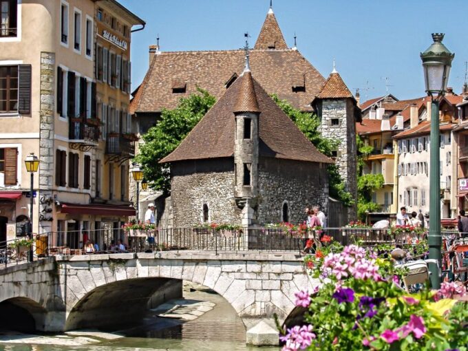 Geneva & Annecy Private City Tour and Optional Cruise - Picturesque Landscapes of Annecy
