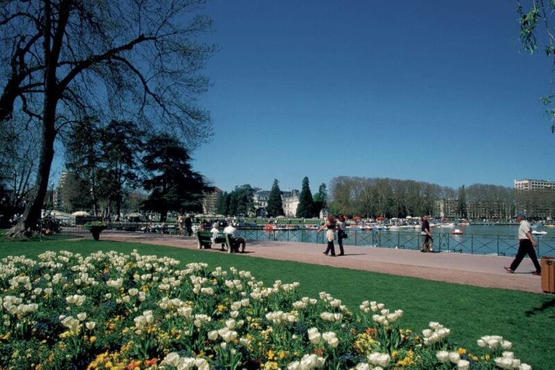 Geneva: Annecy, the Venice of the Alps and Geneva City Tour - Optional Visits and Activities in Geneva