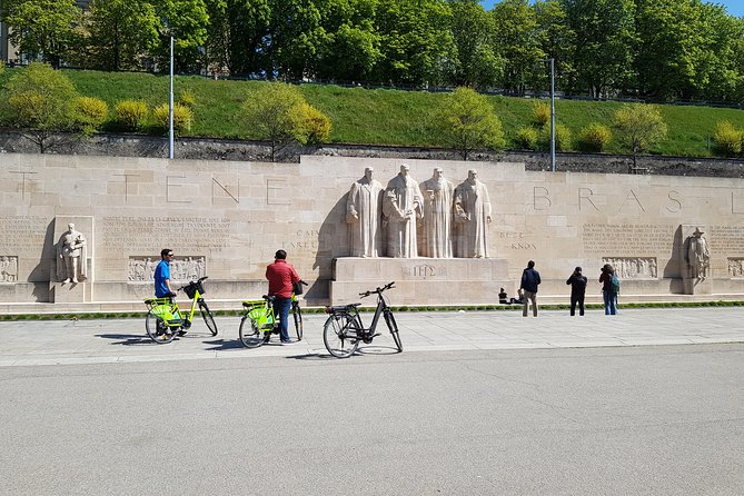 Geneva By E Bike United Nations Old Town Lake and Fountain - Cycling Along the Lake