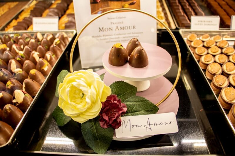 Geneva: Chocolate Tasting and Walking Tour With a Local - Insider Tips and Recommendations