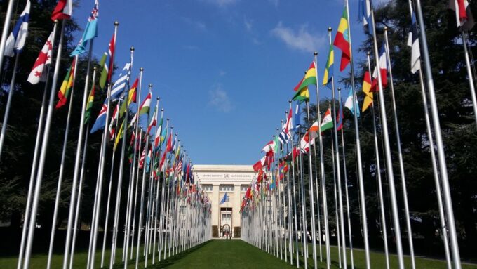 Geneva City Tour and Boat Cruise - International District