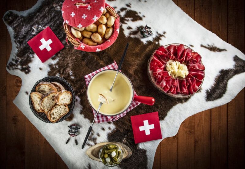 Geneva: City Tour and Fondue Cooking Class - Key Points