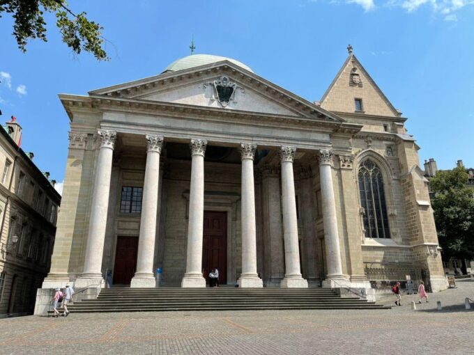 Geneva Complete Tour. Hotel PICK-UP, UN Area & the Old City - Shopping Breaks and Experiences