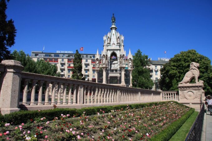 Geneva Discovery Walking Tour - Reformation Wall and St. Peters Cathedral