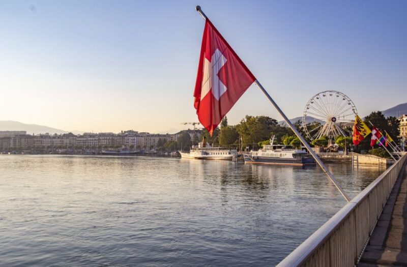 Geneva: Express Walk With a Local in 60 Minutes - Discovering Vibrant Local Culture