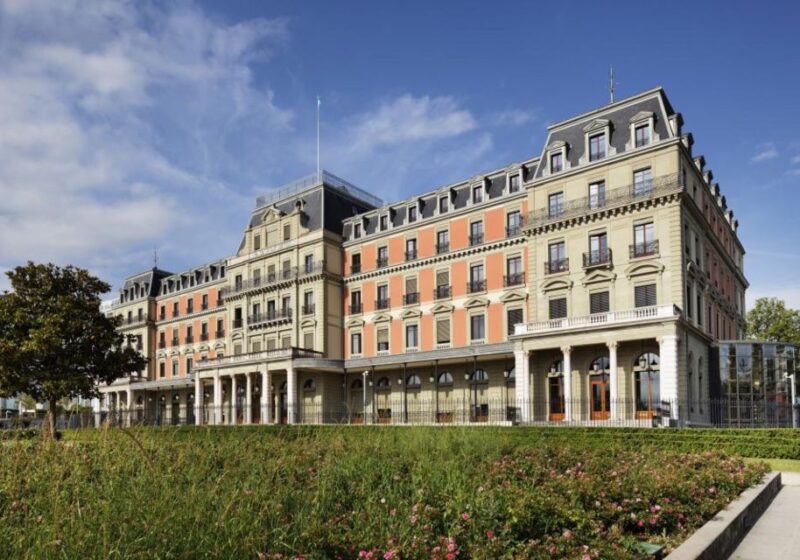 Geneva: International District Self-Guided City Sightseeing - How to Access the Tour
