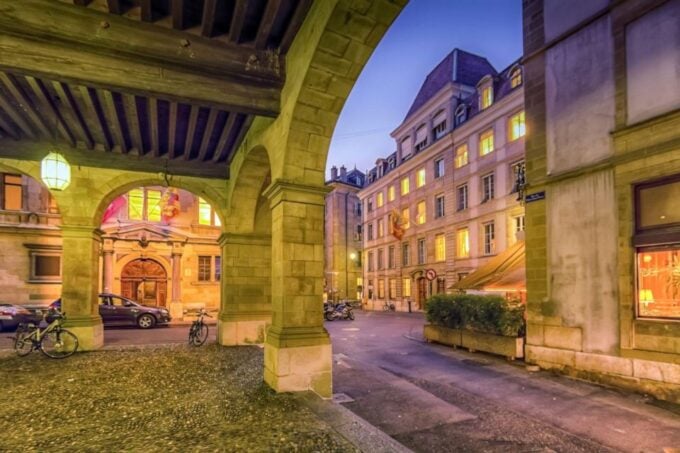 Geneva Old Town: Walking In App Audio Tour (ENG) - Frequently Asked Questions