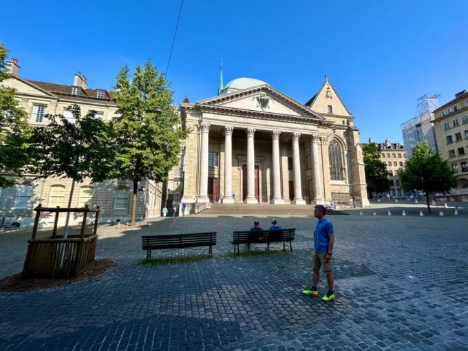 Geneva: Private City Highlights Guided Walking Tour - Discovering Genevas Historic Sites
