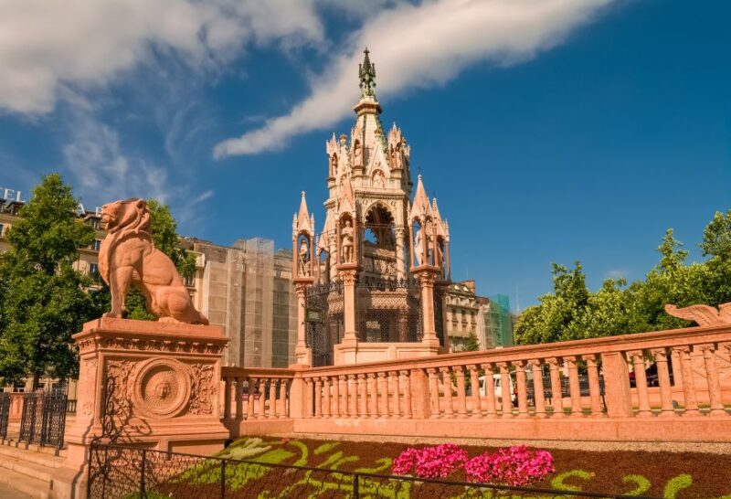Geneva's Time Capsule: A Historic Journey Through the City - Admiring St. Pierre Cathedral