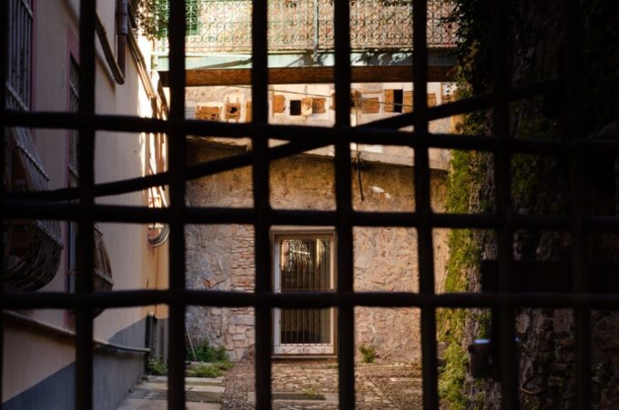 Genoa: Group Walking Photography Tour With Genoese Snack - Hidden Gems