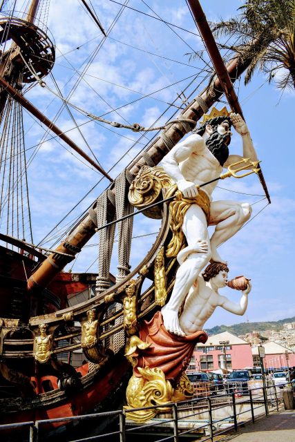 Genoa - Private Historic Walking Tour - Palazzo San Giorgios Remarkable History