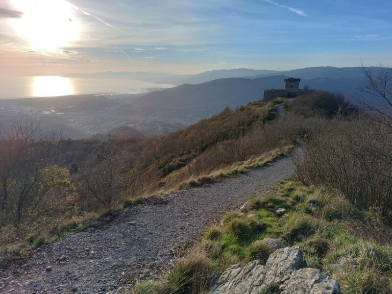 Genoa: Urban Hiking Along the Ancient Walls and Forts Park - Tour Guide Identification
