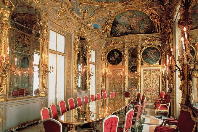 Genoa Walking Tour: Discover Hidden Treasures and Street Food - Palaces and Antique Shops