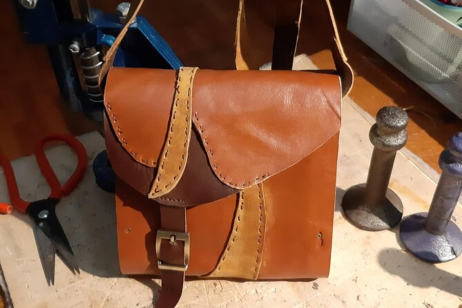 Genuine Leather Tote Bag Workshop in Leiden - Welcoming Guests