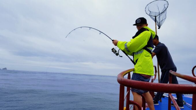 Geoje Island: Deep Sea Fishing - Jigging for Yellow Tail - BBQ Package Offerings