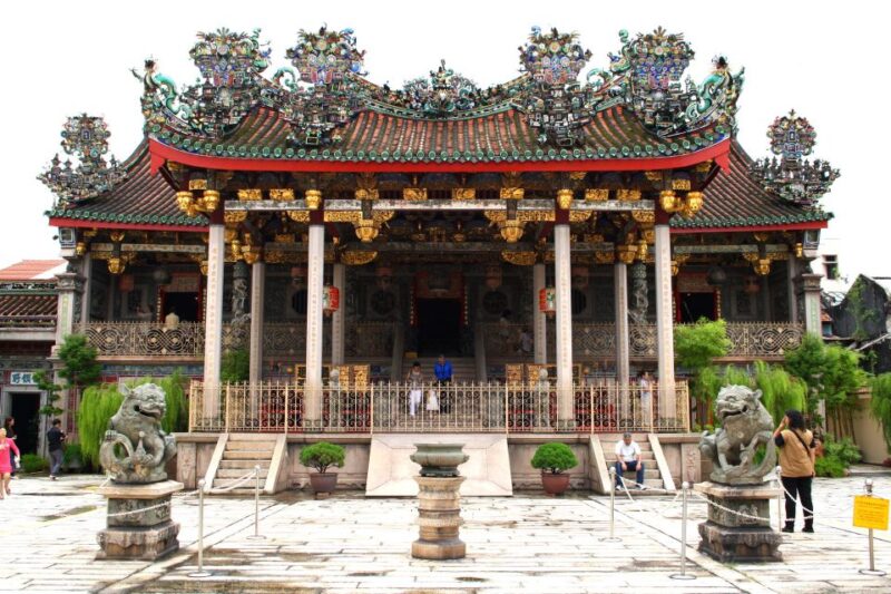 George Town: Private Half-Day Historical City Tour - Explore Clan Jetties and Temples