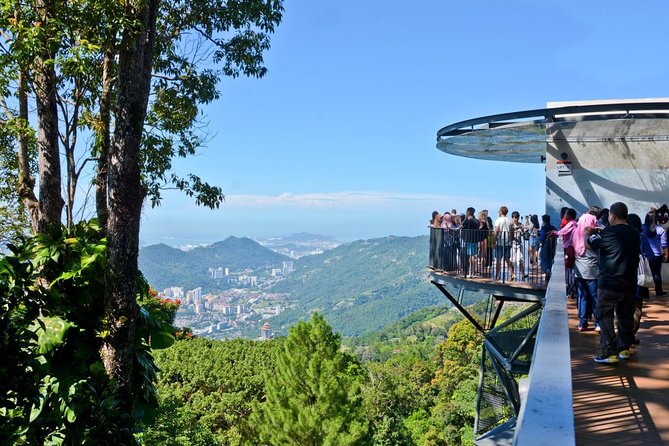 Georgetown Famous Landmarks : Penang Hill(Fast Lane) & Kek Lok Si - Guan Yin Statue and 10,000 Buddhas