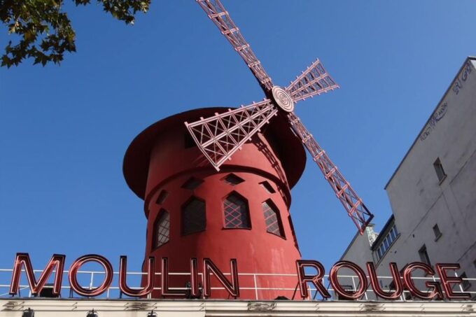 German Private Walking Tour Through Montmartre & Passages - Tour Experience and Inclusions