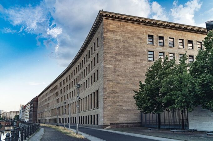Germania & the Third Reich Private Black Van Half-Day Tour - Resistance During the Nazi Era