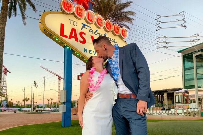 Get Married: Elvis Wedding + Las Vegas Sign + Photography - Ceremony Details